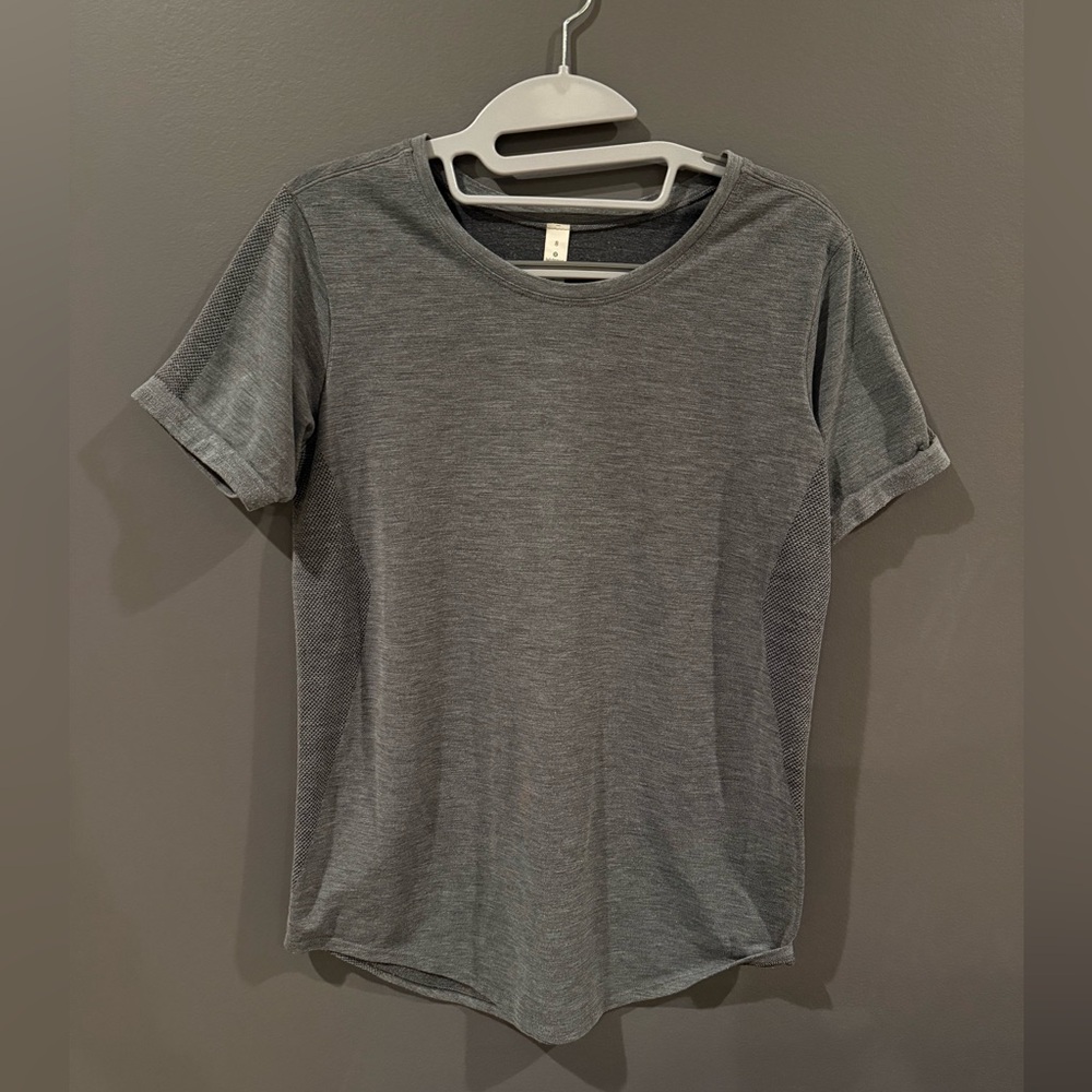 Lululemon T Shirt